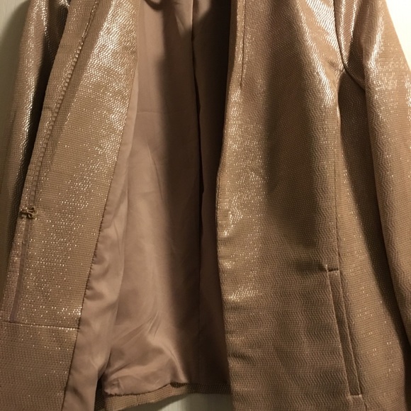 Coat - Picture 2 of 4